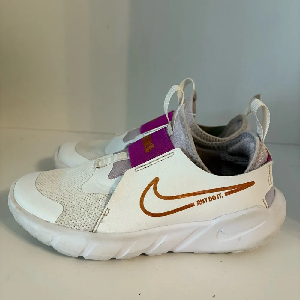 Nike Flex Runner 2 Low White Violet Frost Girls Sneaker DJ6040-101 - Size 1.5Y